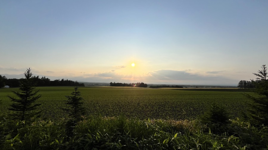日高山脈に夕日
